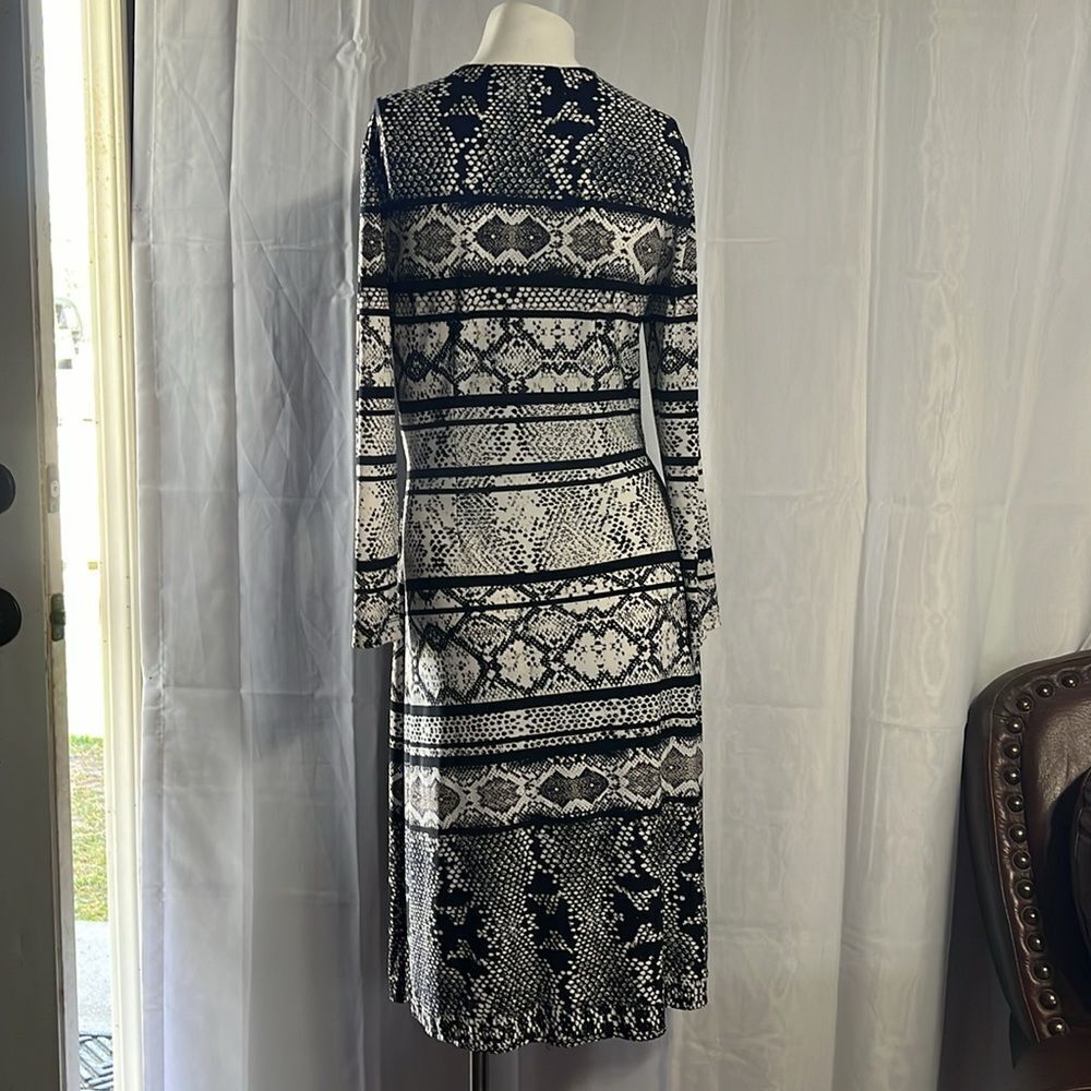 Bcbgmaxazria - Snake Adele Stretch Jersey Wrap .D… - image 6